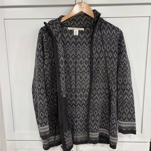 Geometric Patterned Gray Sweater